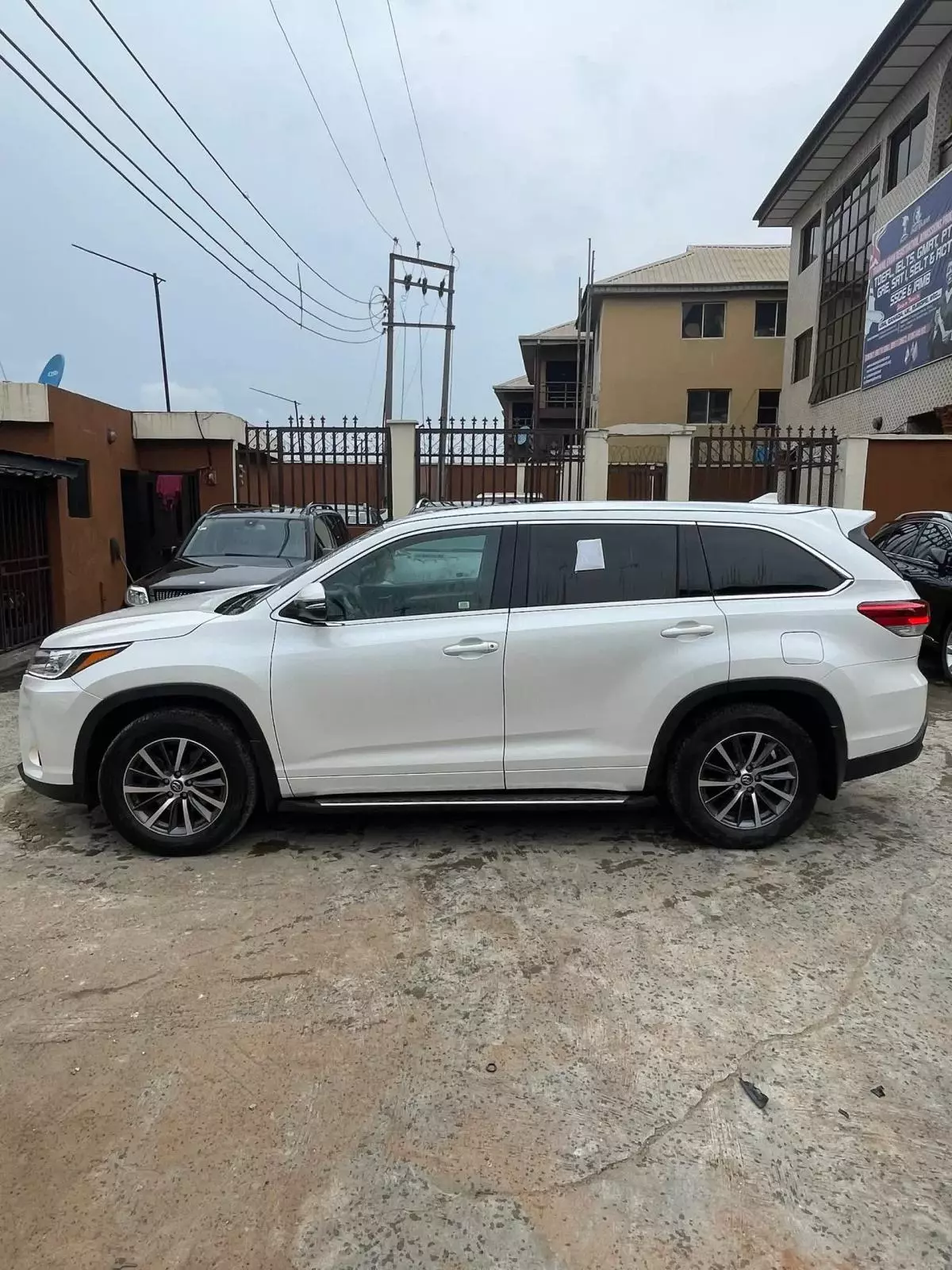 Toyota Highlander   - 2018