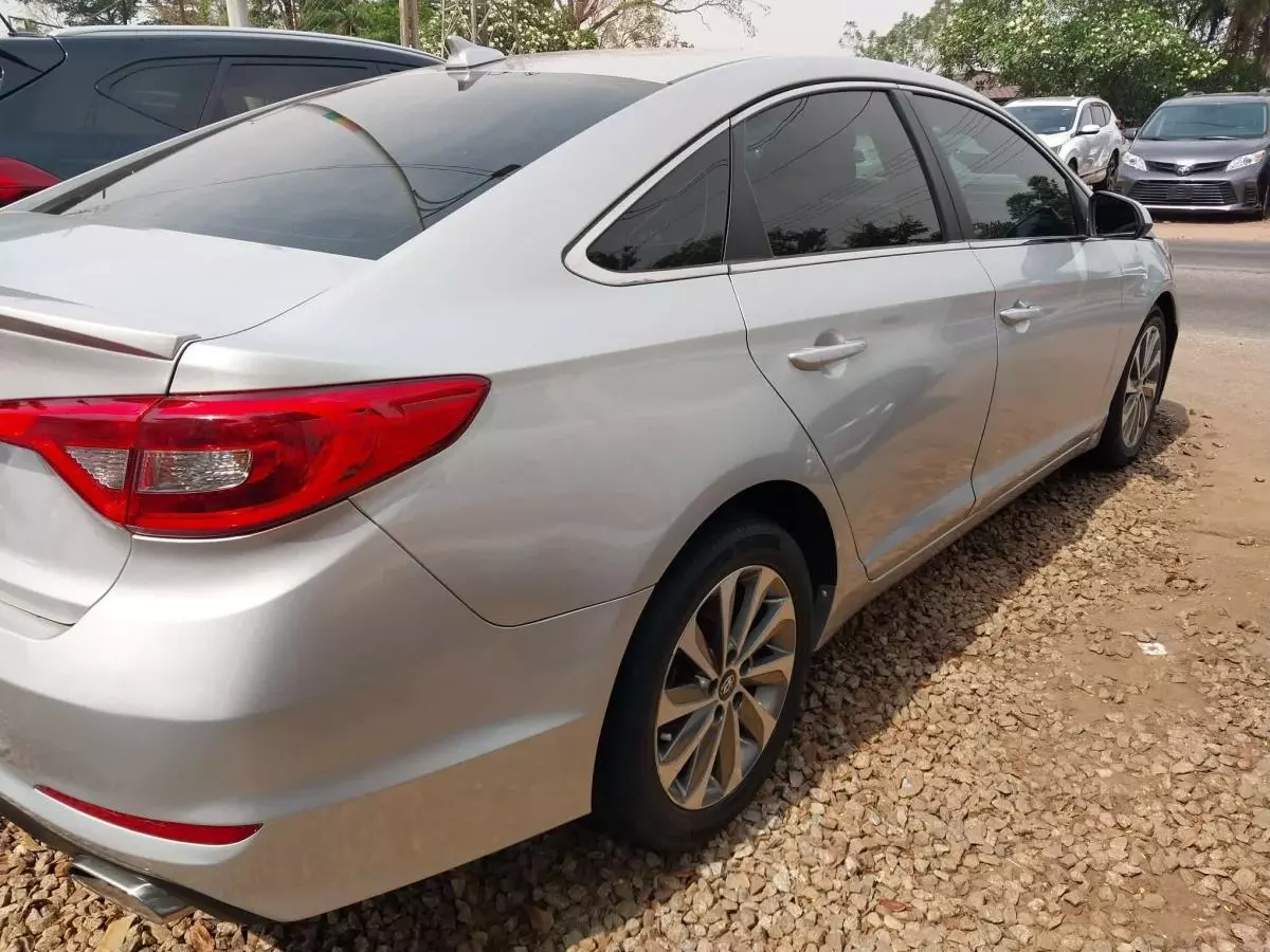 Hyundai Sonata - 2016