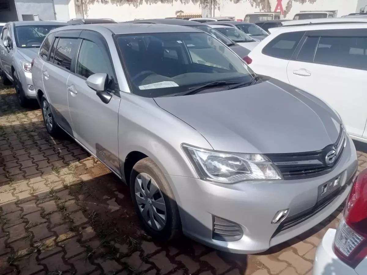 Toyota Fielder    - 2015