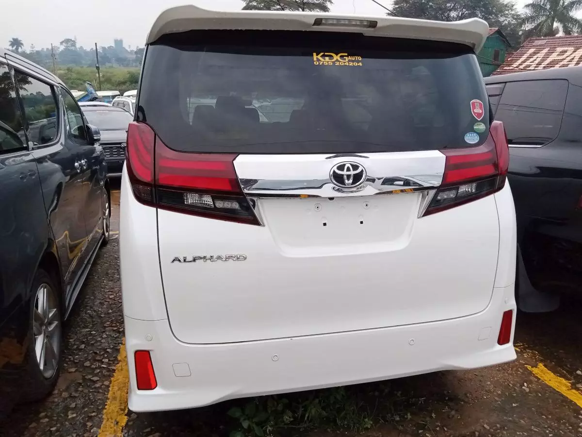 Toyota Alphard   - 2015