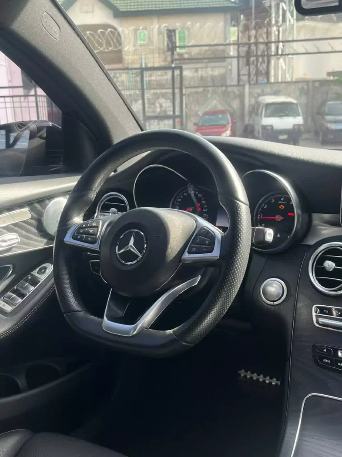 Mercedes-Benz GLC 300   - 2018