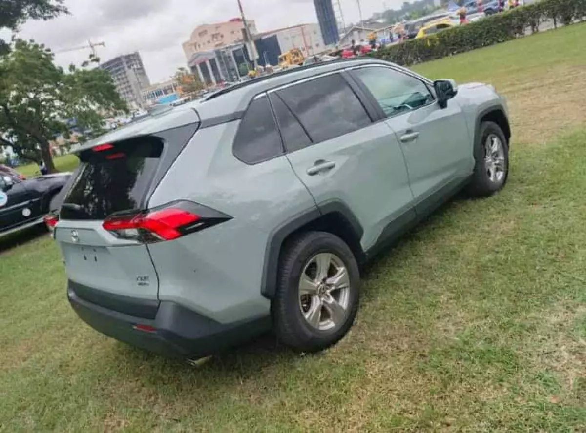 Toyota RAV 4   - 2023