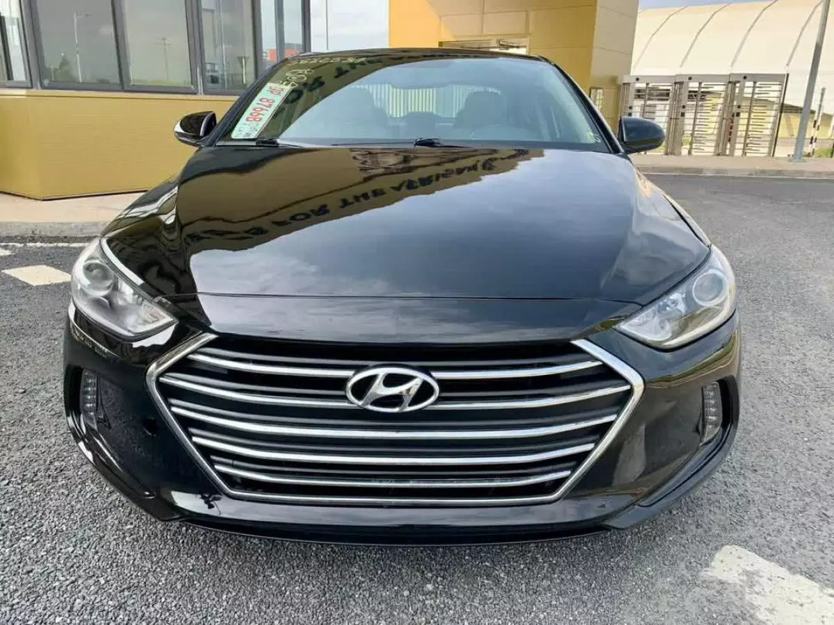 Hyundai Elantra   - 2017