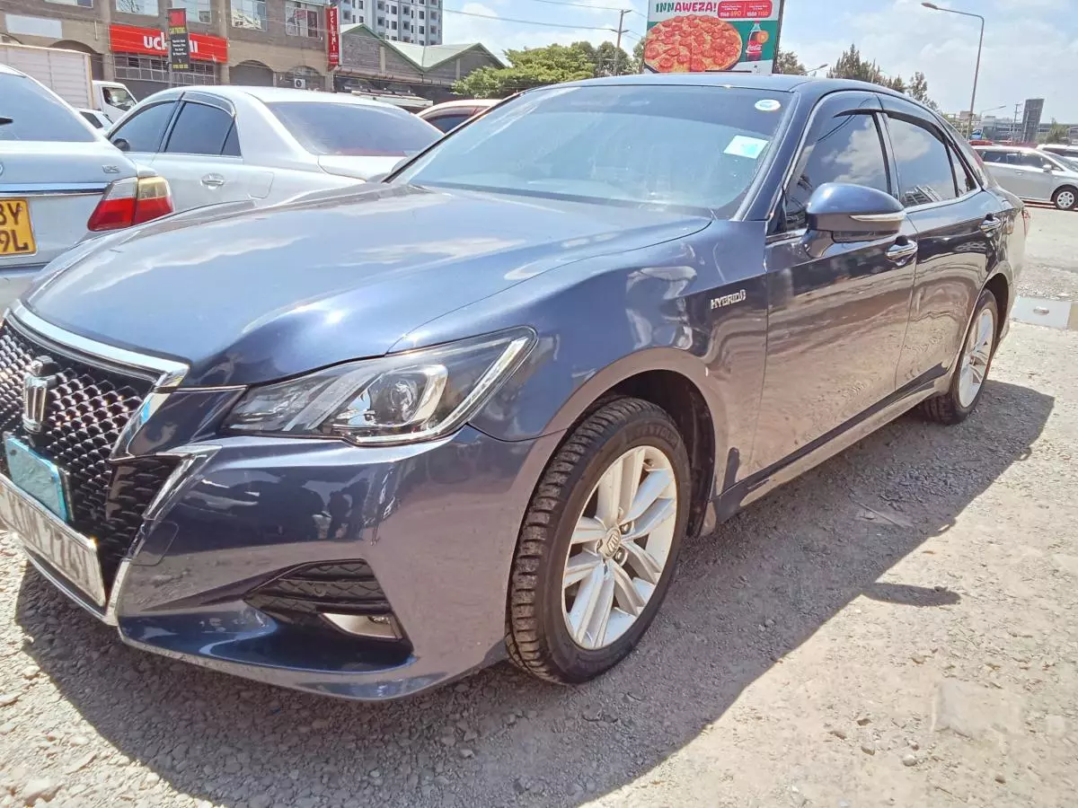 Toyota Crown Athlete G Hybrid   - 2016