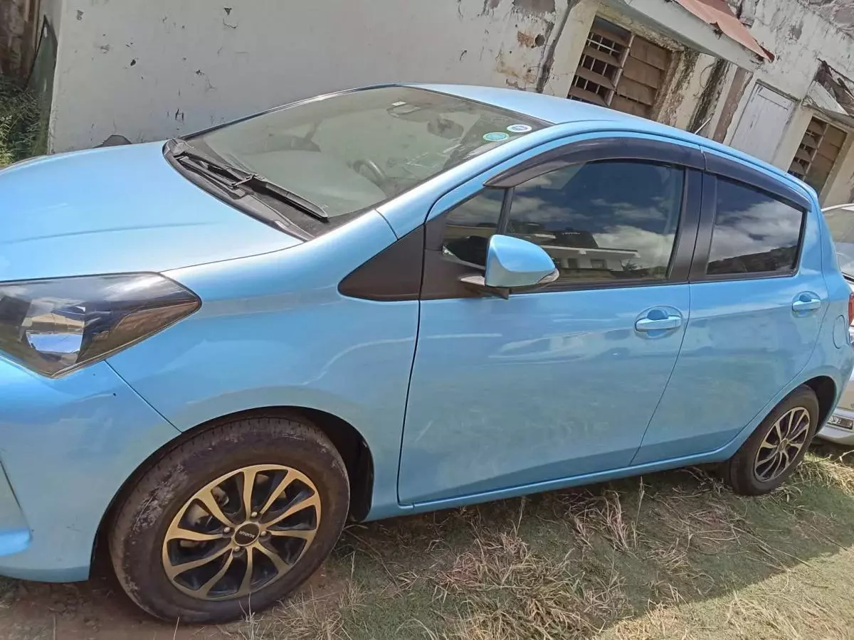 Toyota Vitz   - 2016