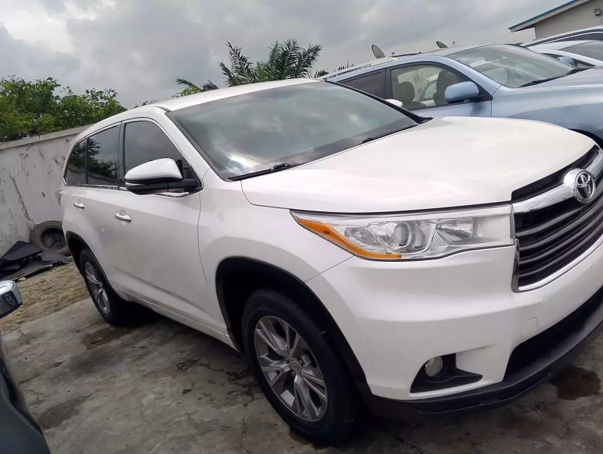 Toyota Highlander   - 2014