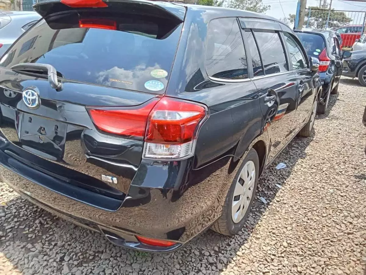 Toyota Fielder hybrid    - 2017