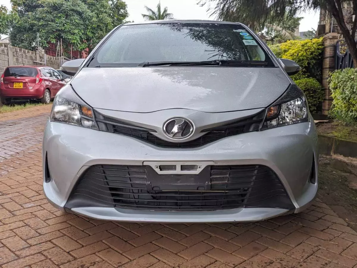 Toyota Vitz   - 2016