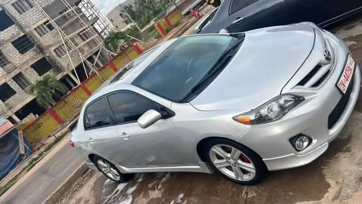 Toyota Corolla   - 2013