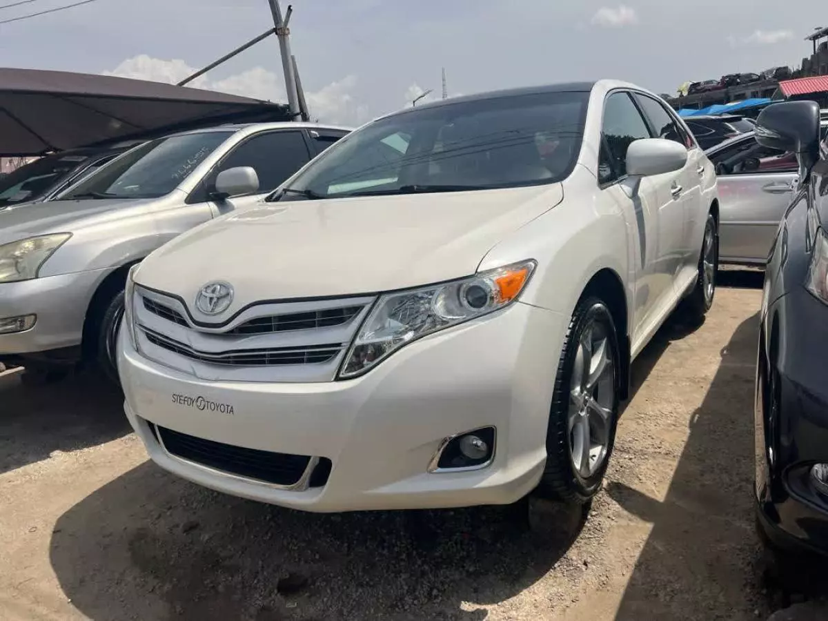 Toyota Venza   - 2011