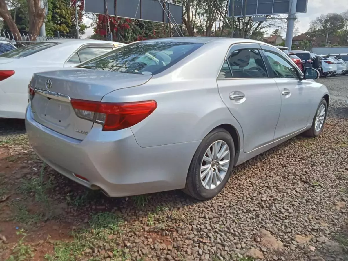 Toyota Mark X   - 2013