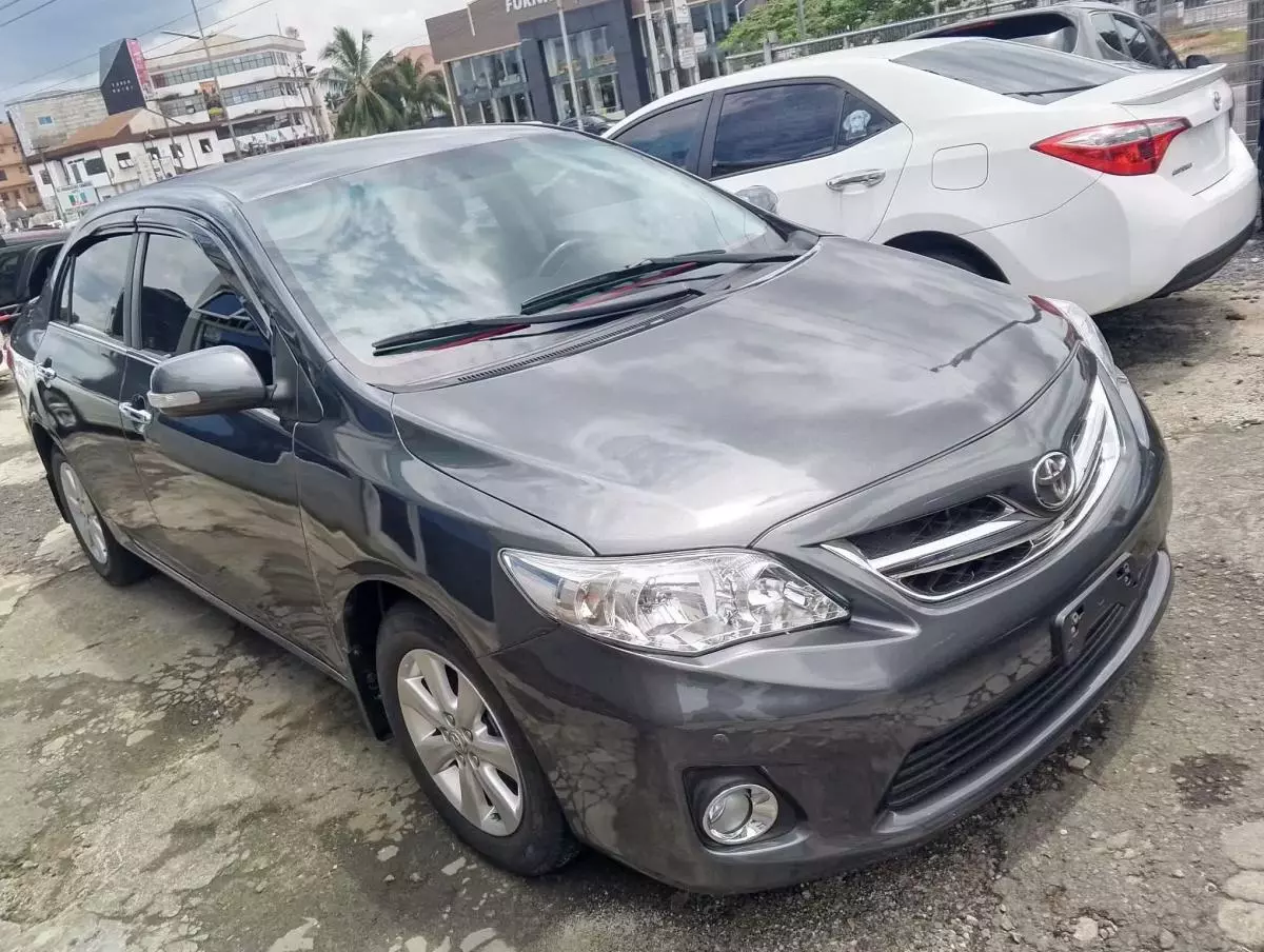 Toyota Corolla   - 2012