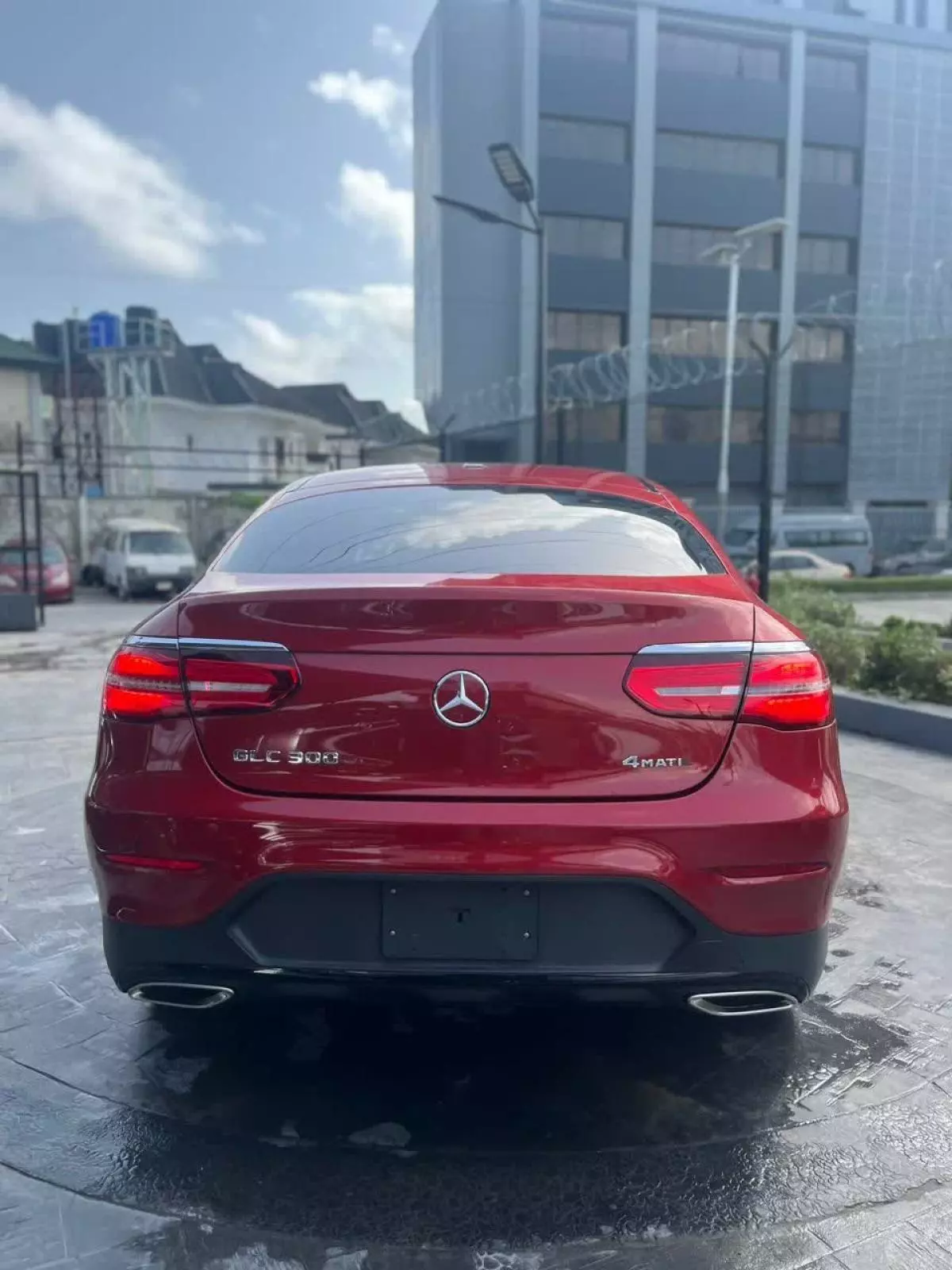 Mercedes-Benz GLC 300   - 2018