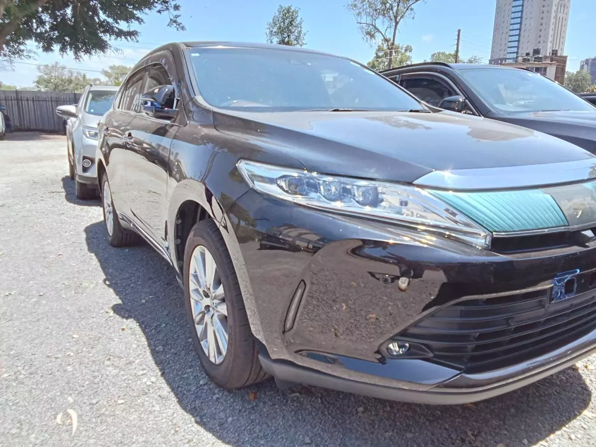 Toyota Harrier   - 2019