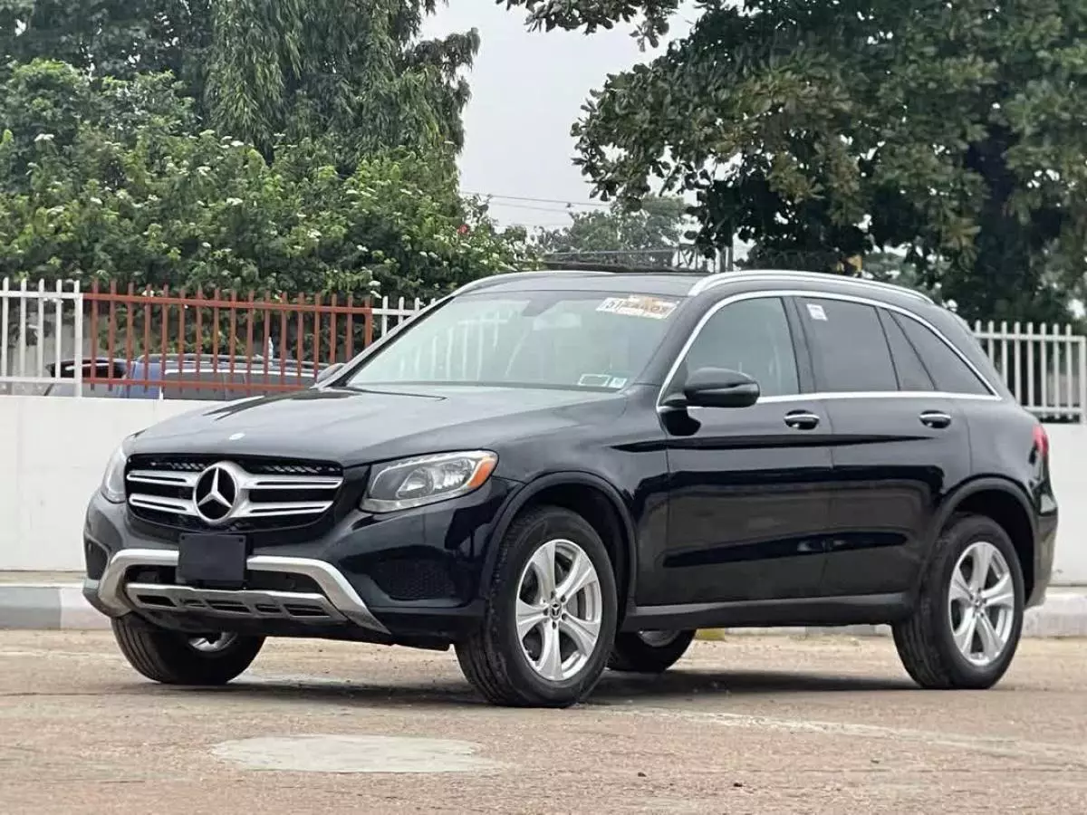 Mercedes-Benz GLC 300   - 2017