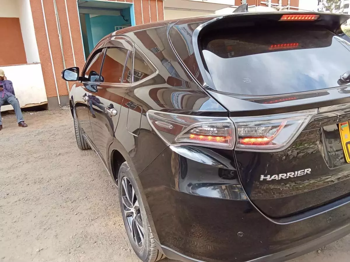 Toyota Harrier   - 2015