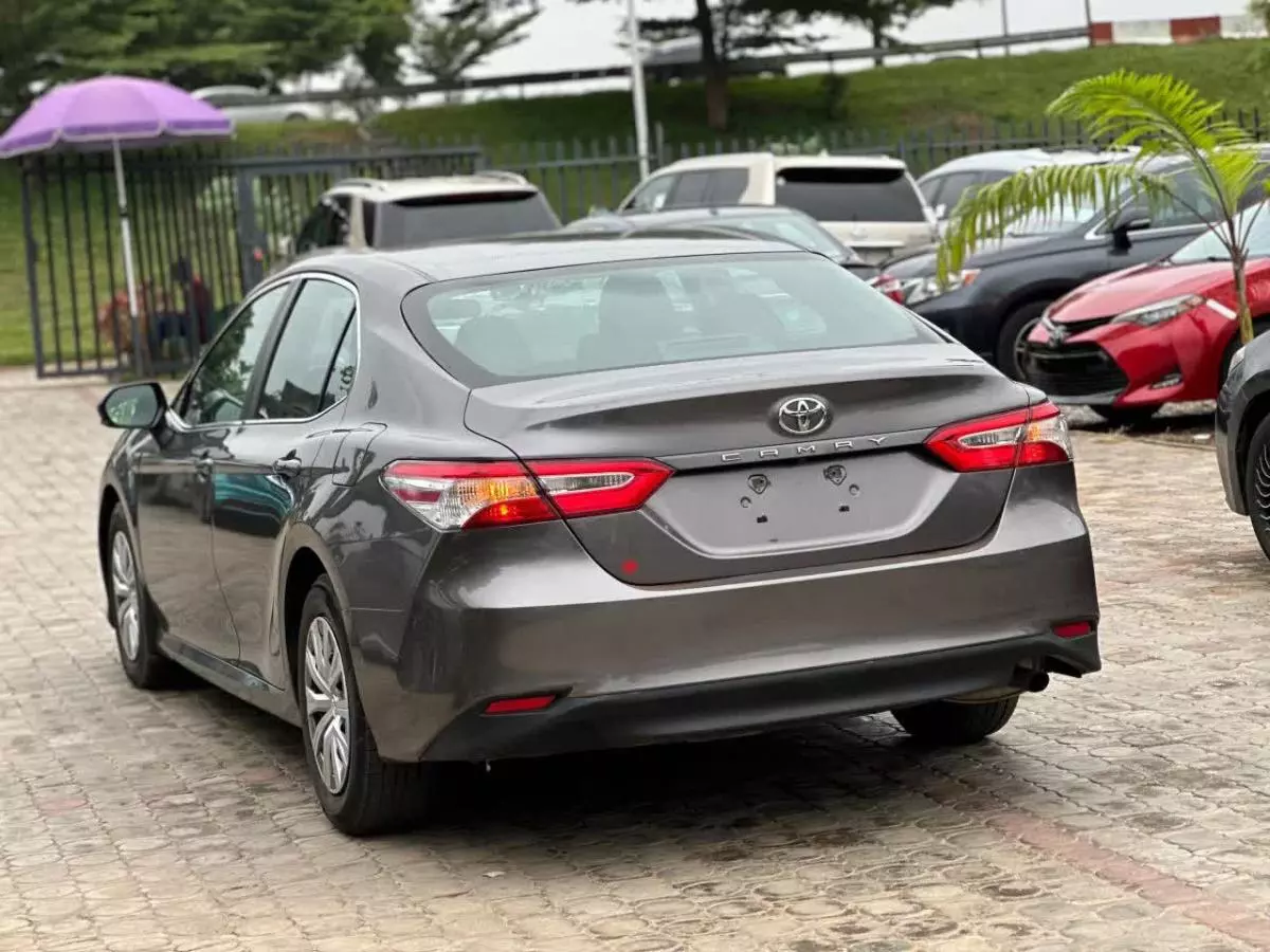 Toyota Camry   - 2018