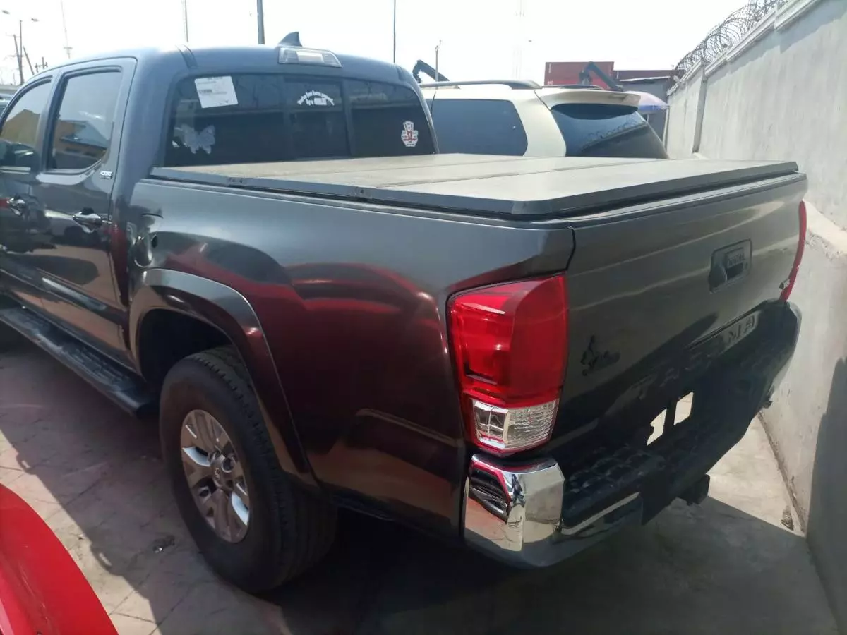 Toyota Tacoma - 2017