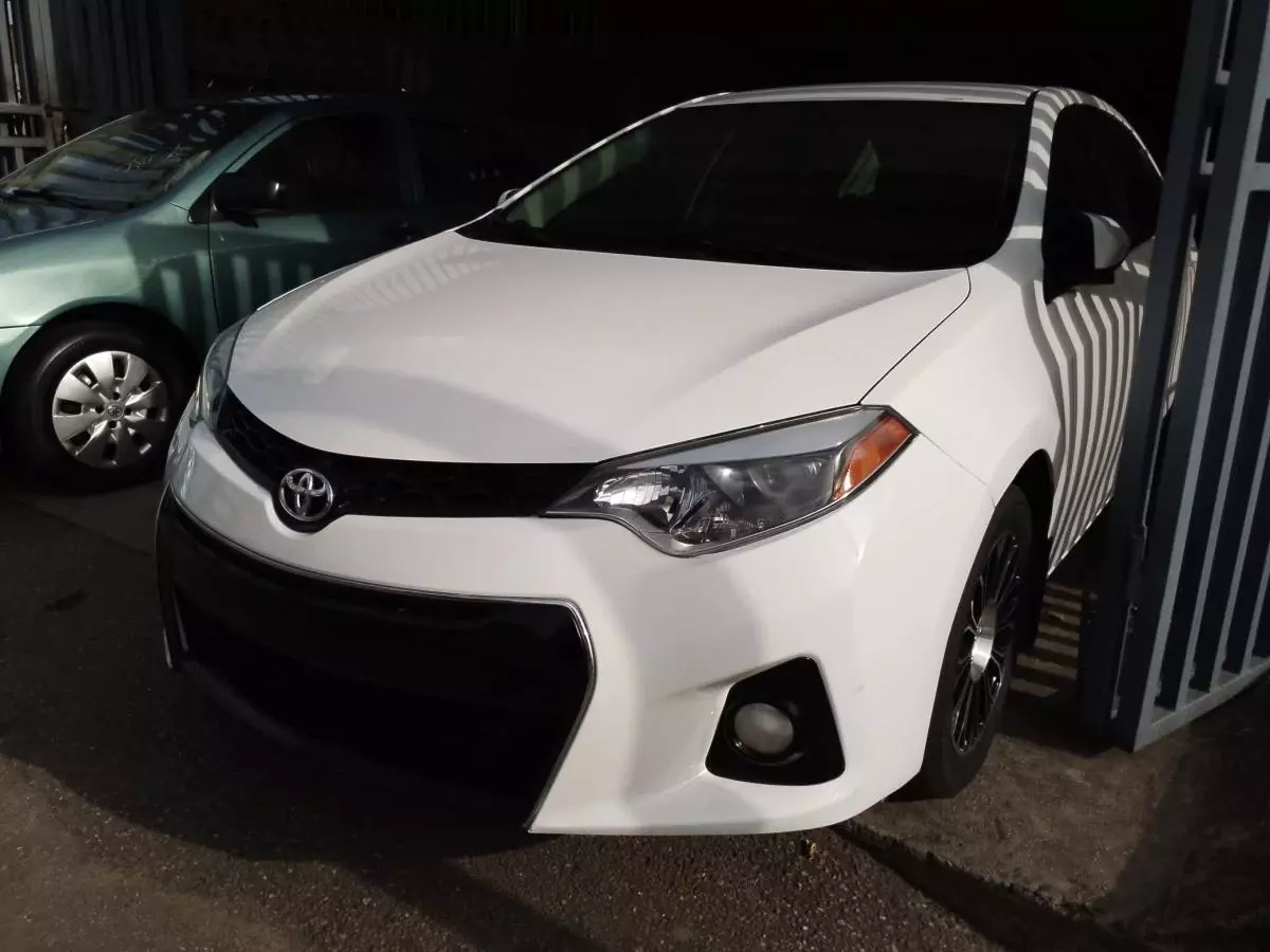 Toyota Corolla   - 2015