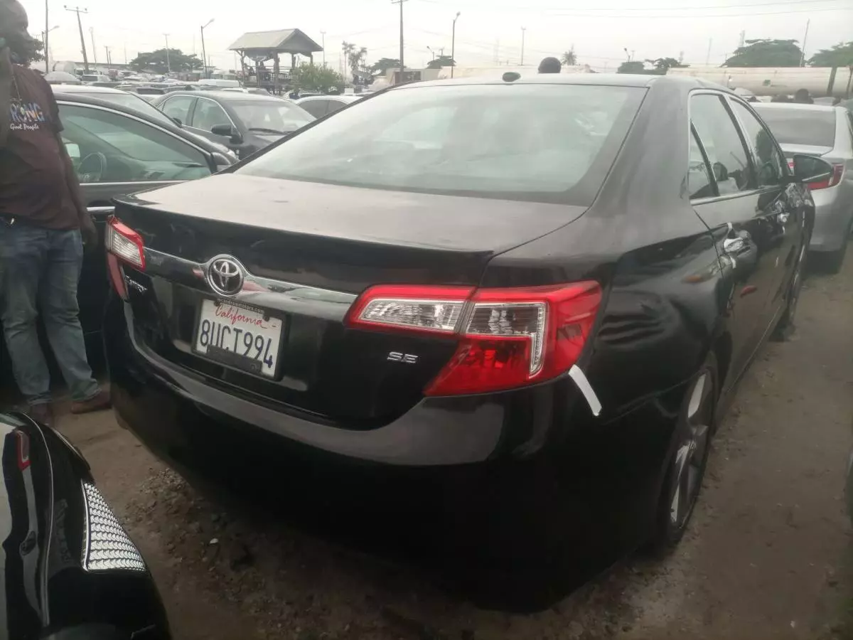 Toyota Camry   - 2012