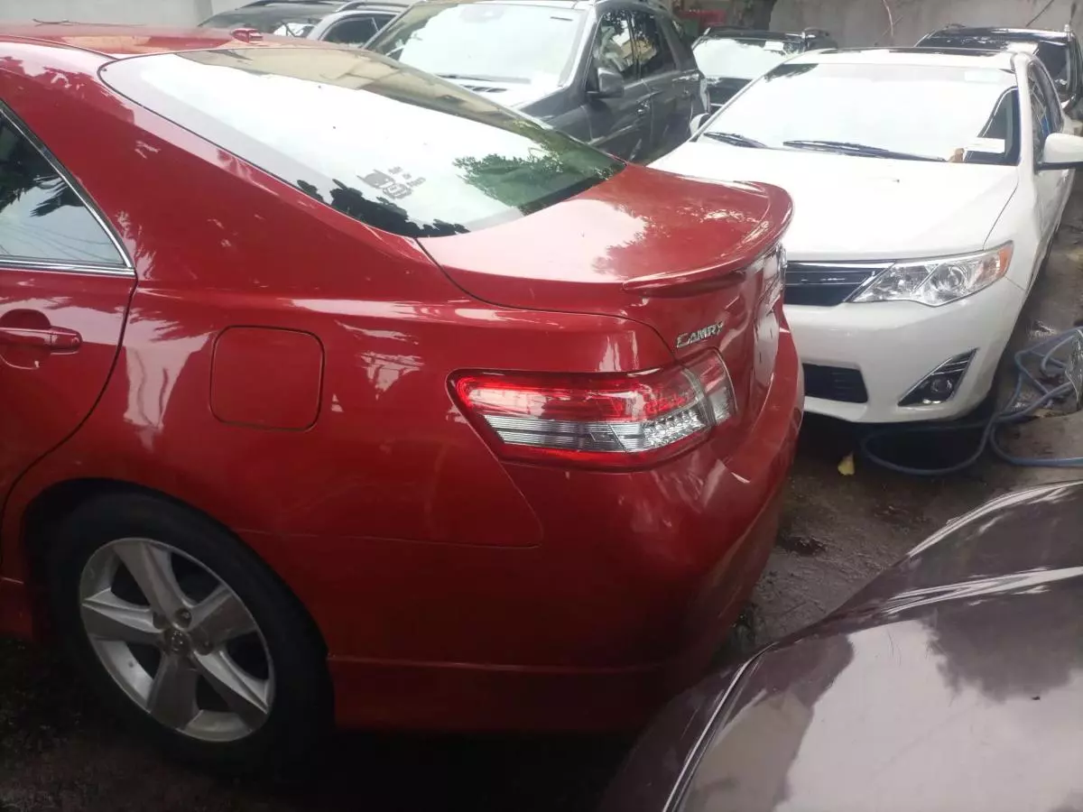 Toyota Camry - 2011