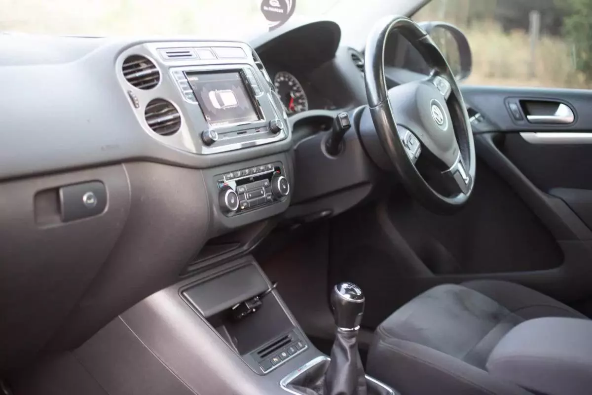 Volkswagen Tiguan - 2015