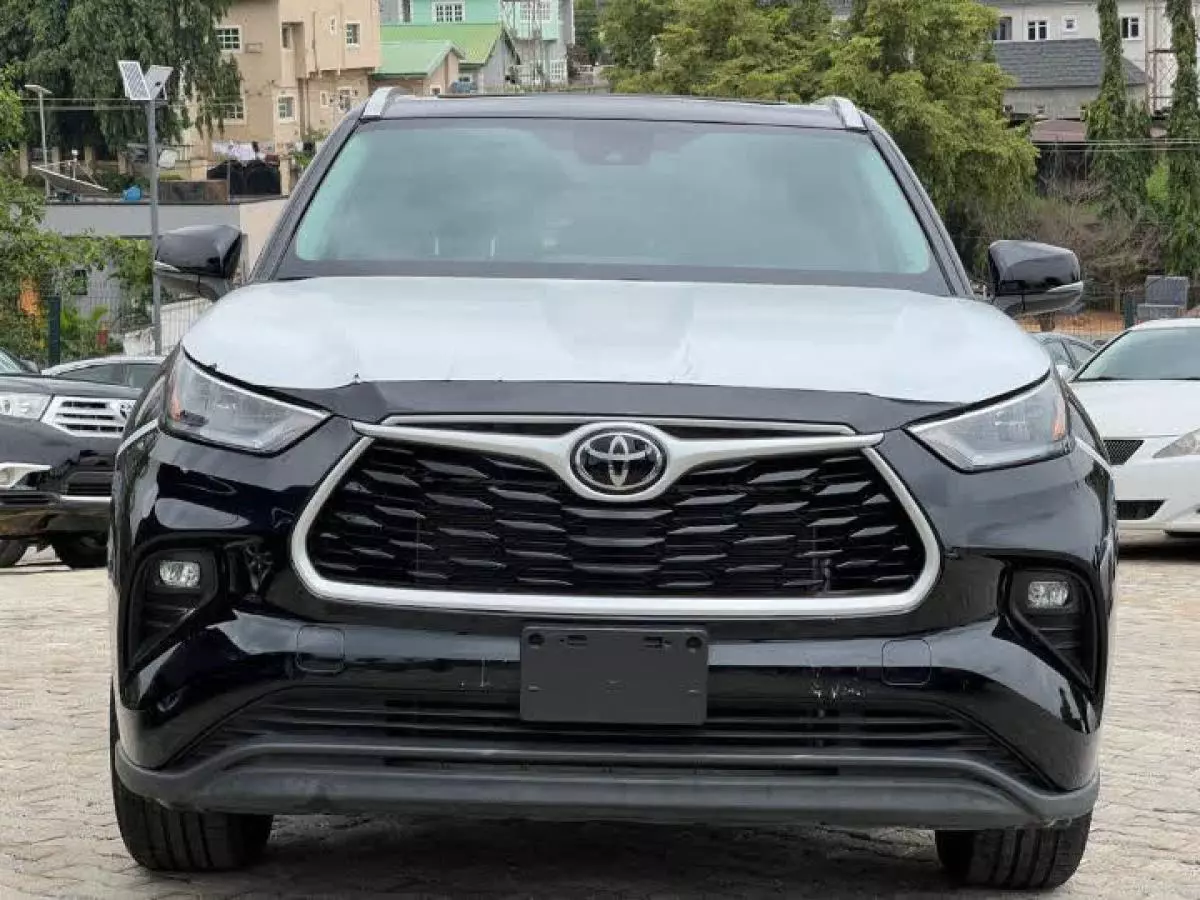 Toyota Highlander   - 2022