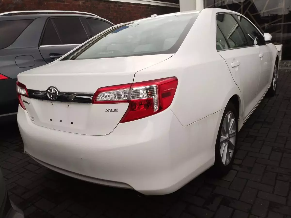 Toyota Camry   - 2013