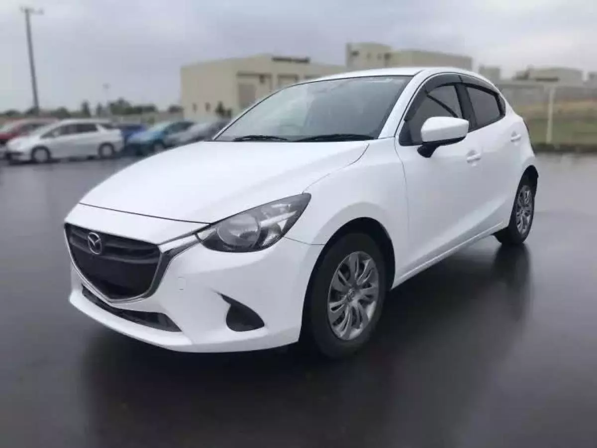 Mazda Demio   - 2015