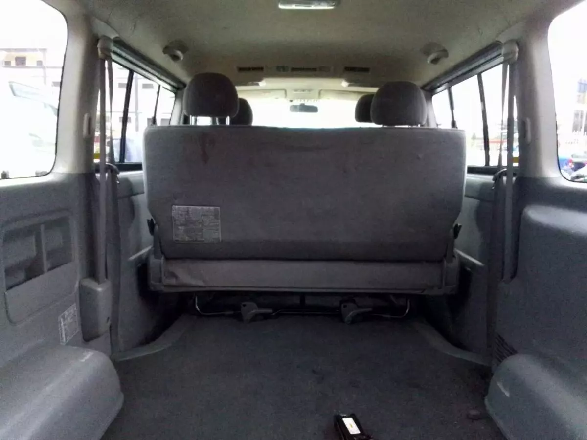 Toyota Hiace   - 2010