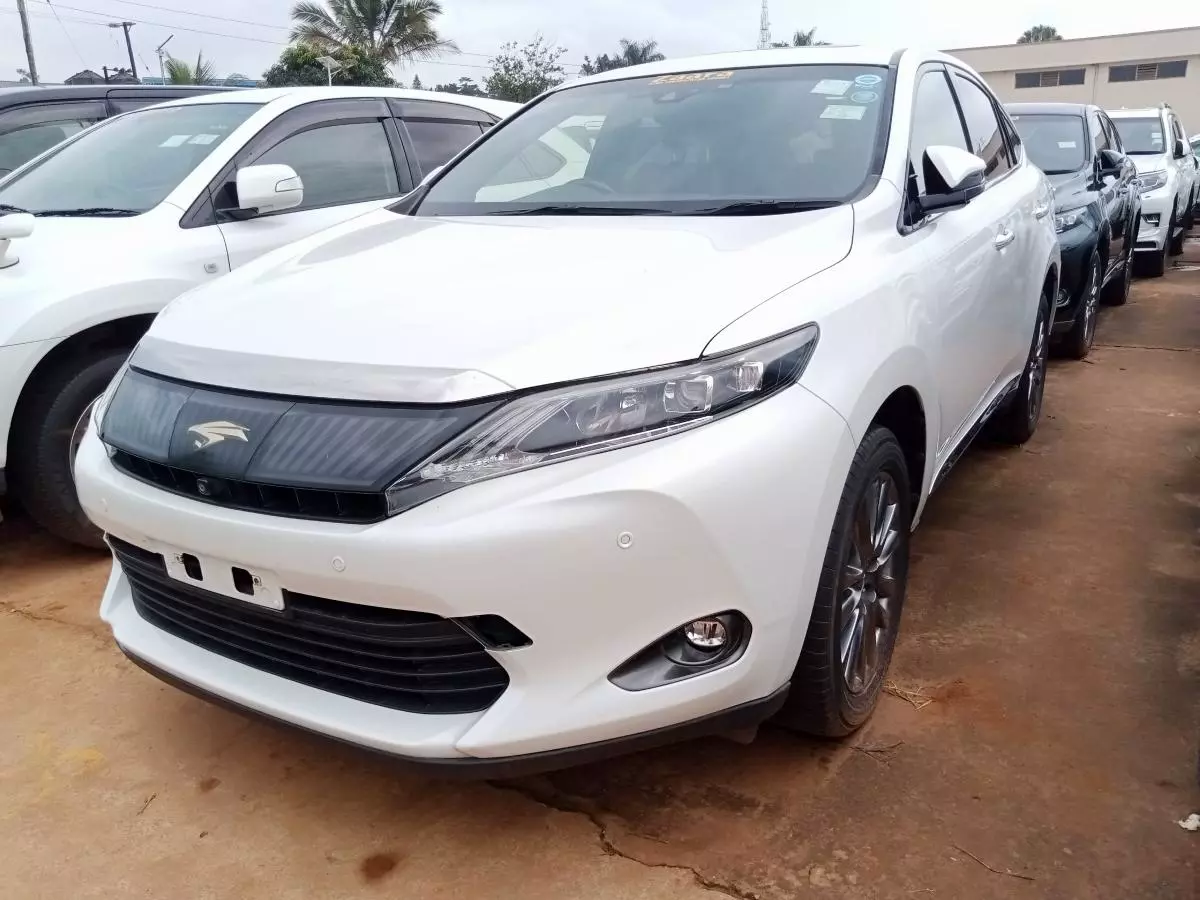 Toyota Harrier   - 2015