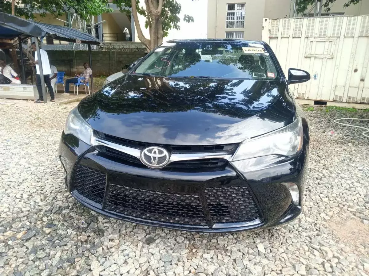 Toyota Camry   - 2015