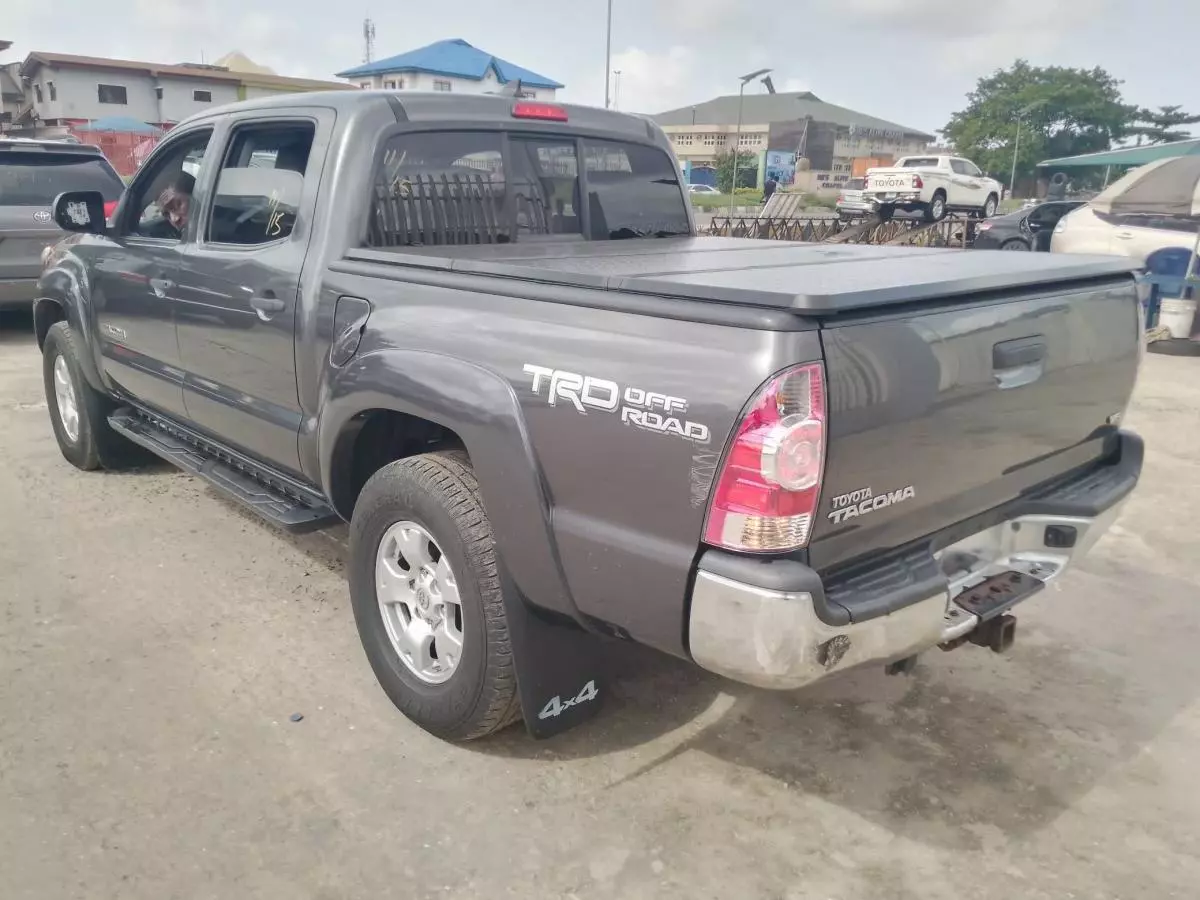 Toyota Tacoma   - 2015