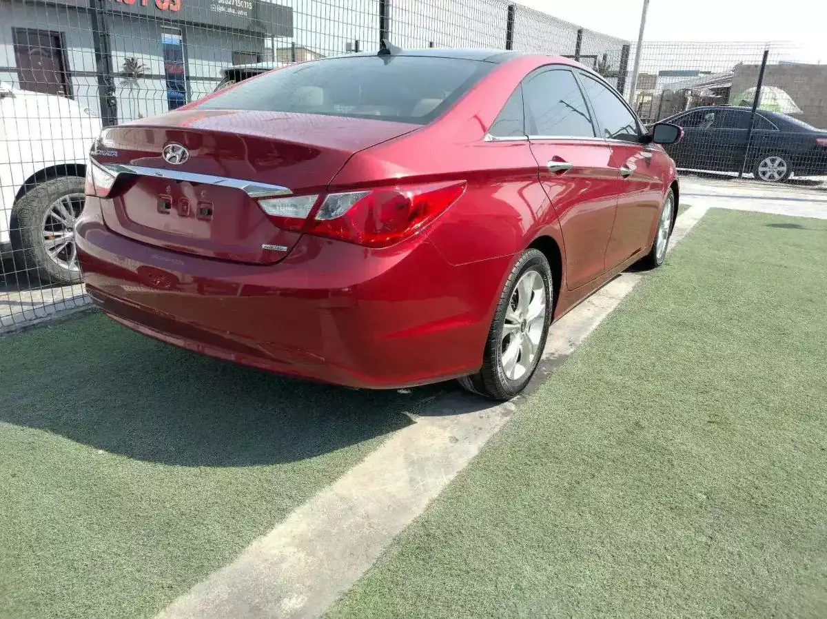 Hyundai Sonata - 2013