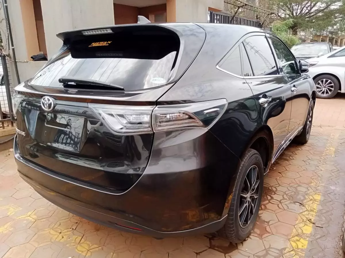 Toyota Harrier   - 2016