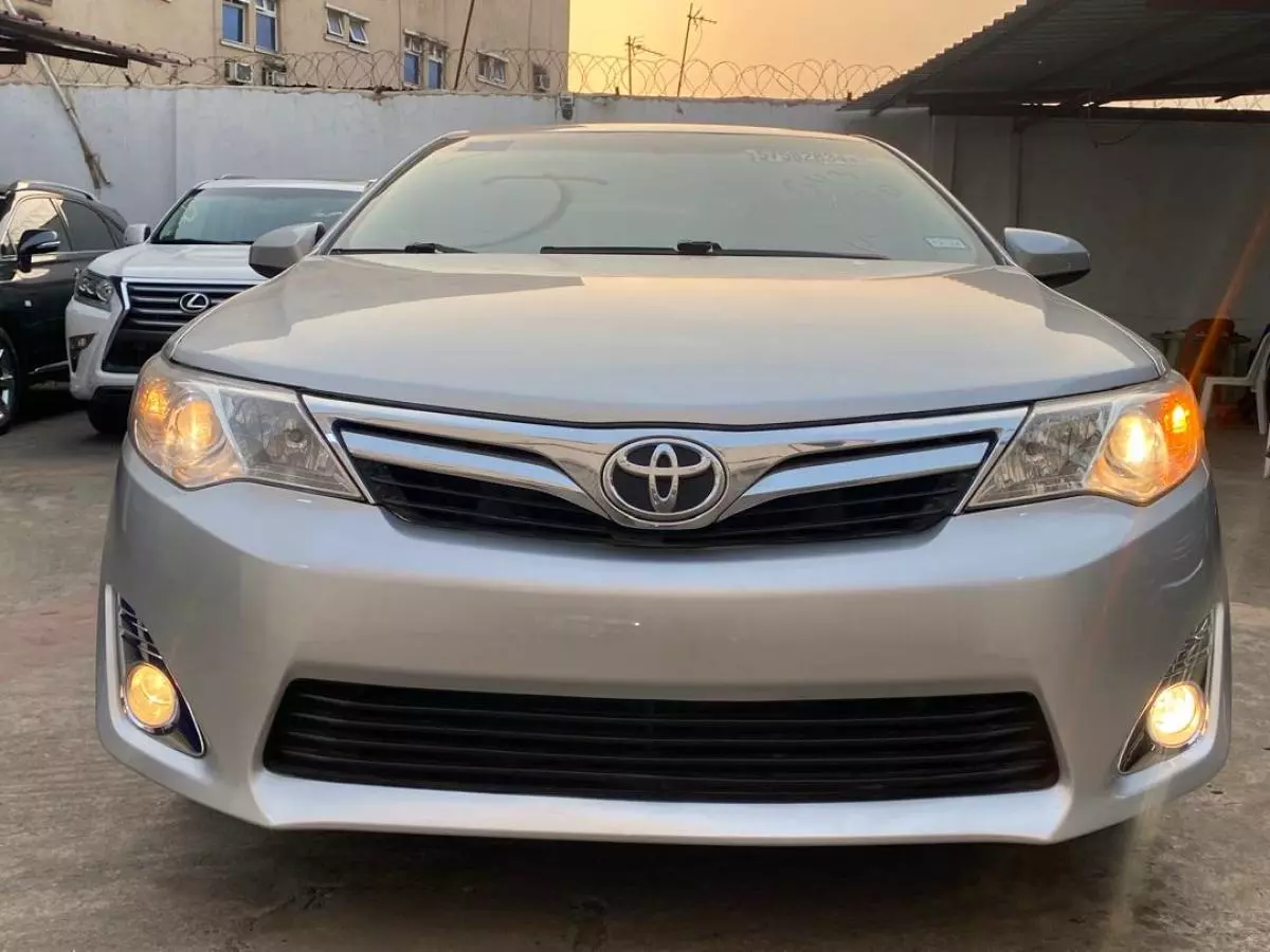 Toyota Camry   - 2014