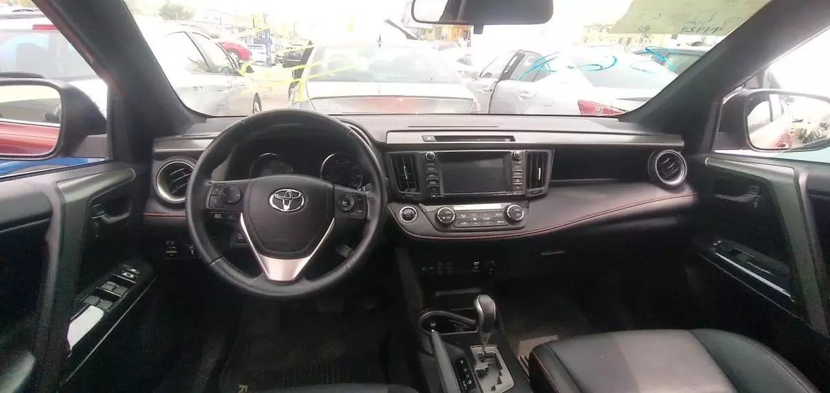 Toyota RAV 4 - 2016