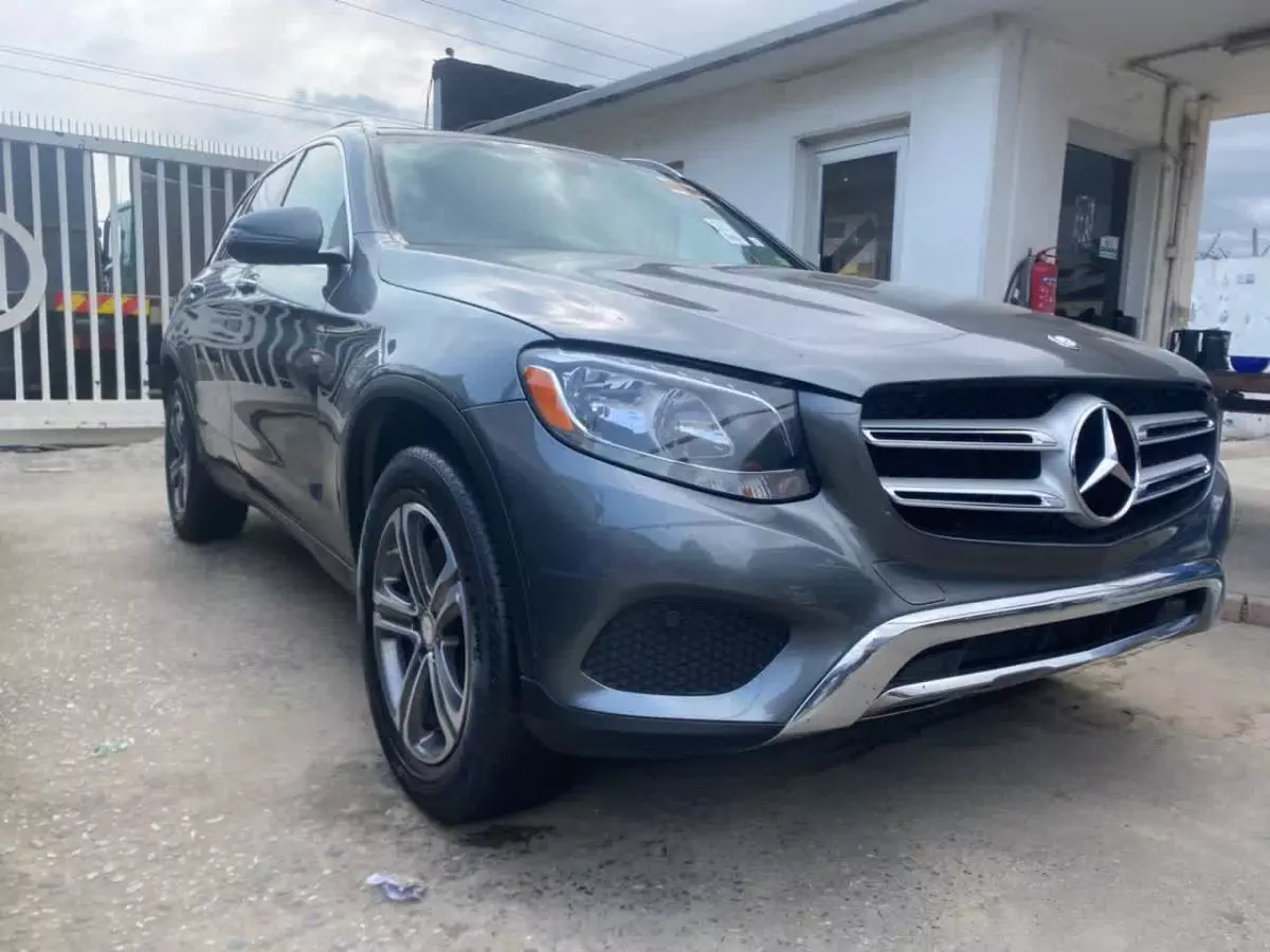 Mercedes-Benz GLC 300   - 2016