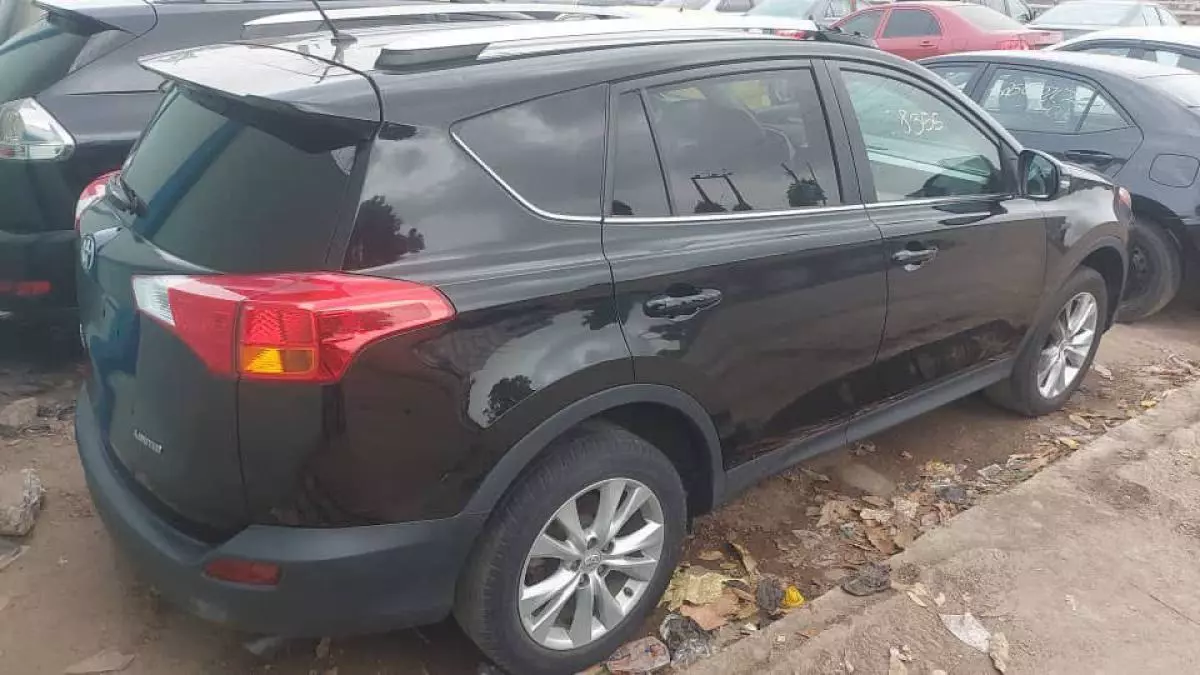 Toyota RAV 4 - 2014