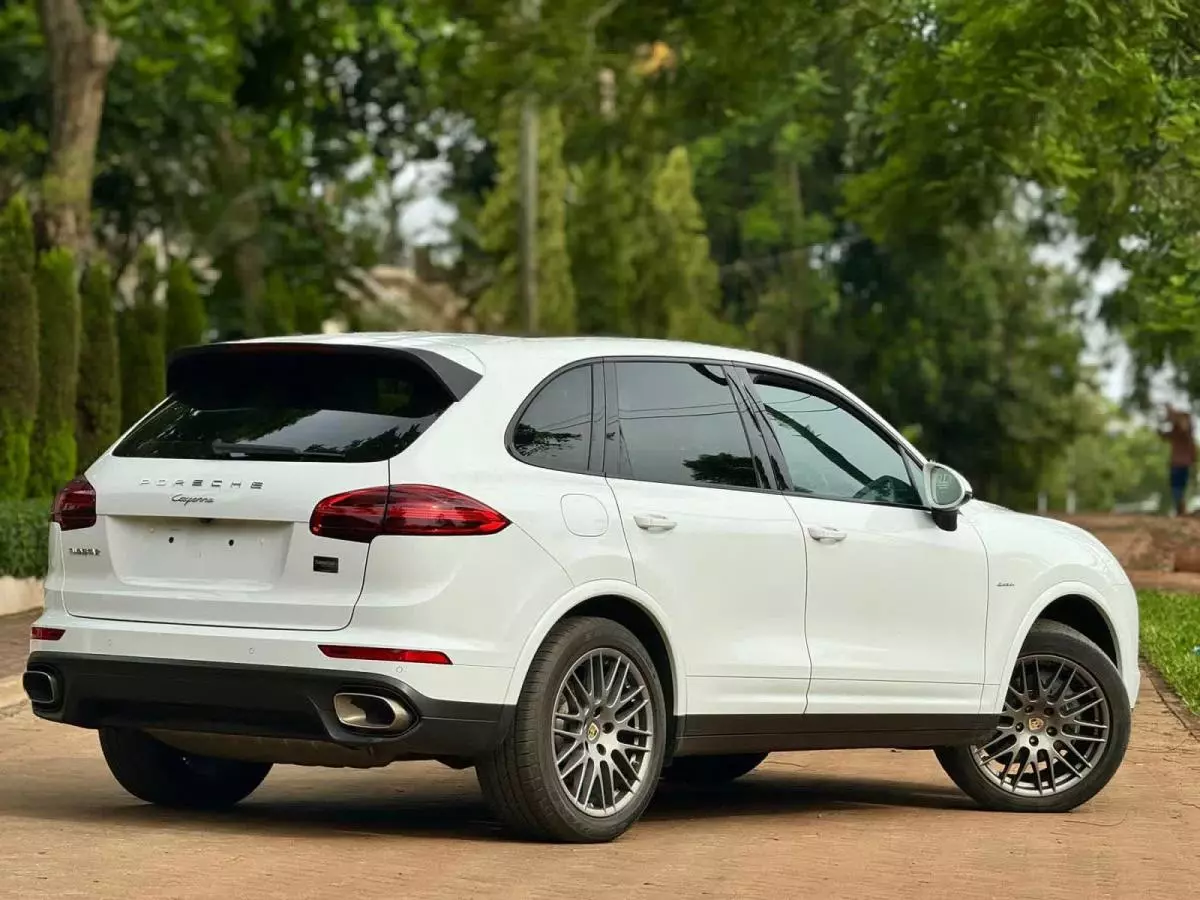 PORSCHE Cayenne   - 2016