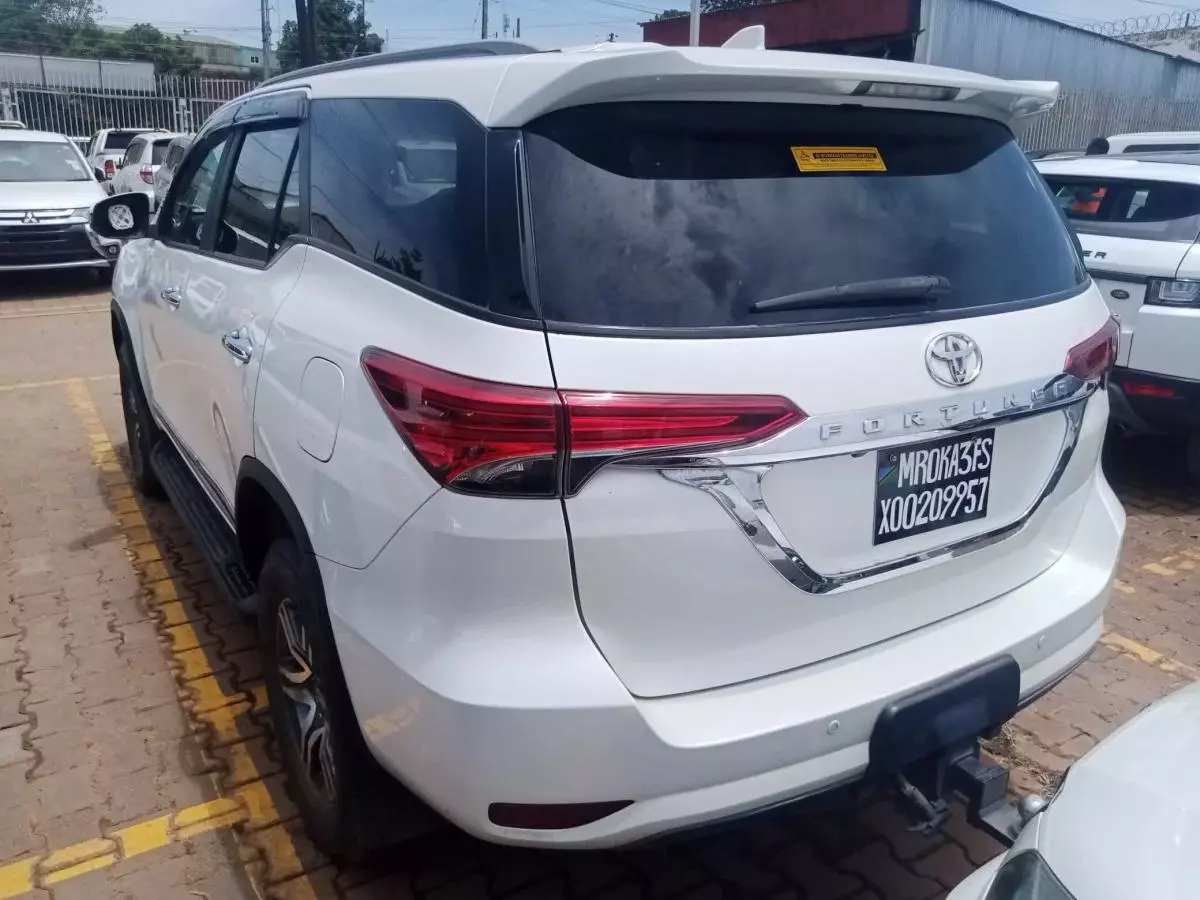 Toyota Fortuner   - 2017