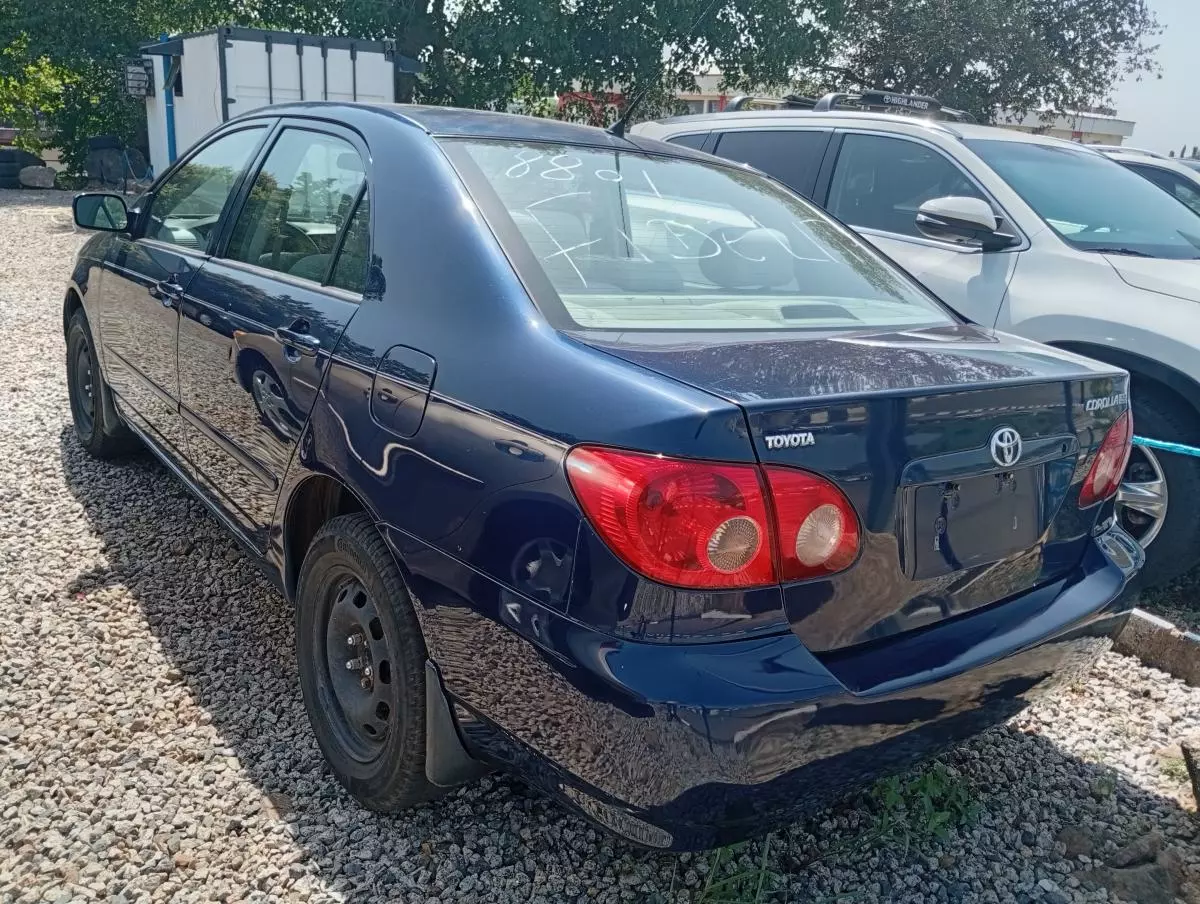 Toyota Corolla   - 2005