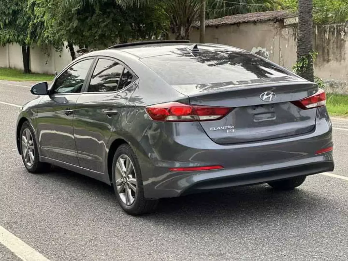 Hyundai Elantra   - 2017