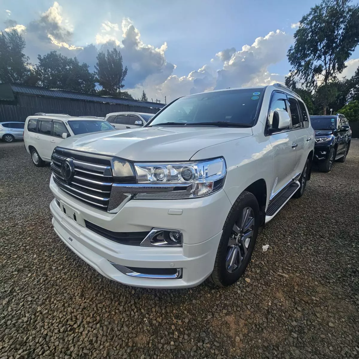 Toyota Landcruiser  V8   - 2017