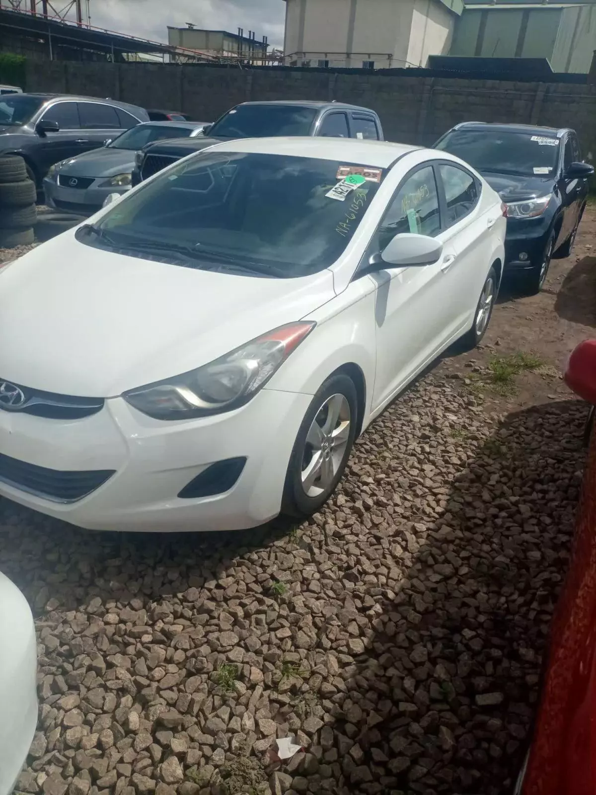 Hyundai Elantra   - 2013