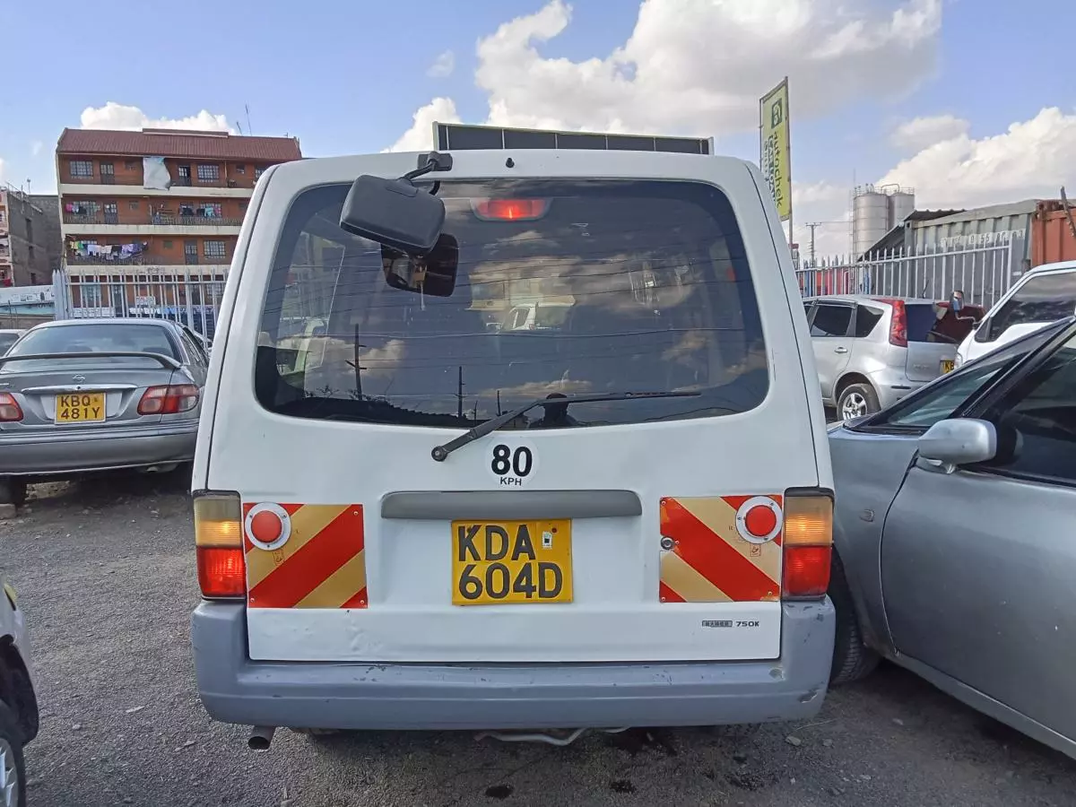 Mazda Bongo   - 2013