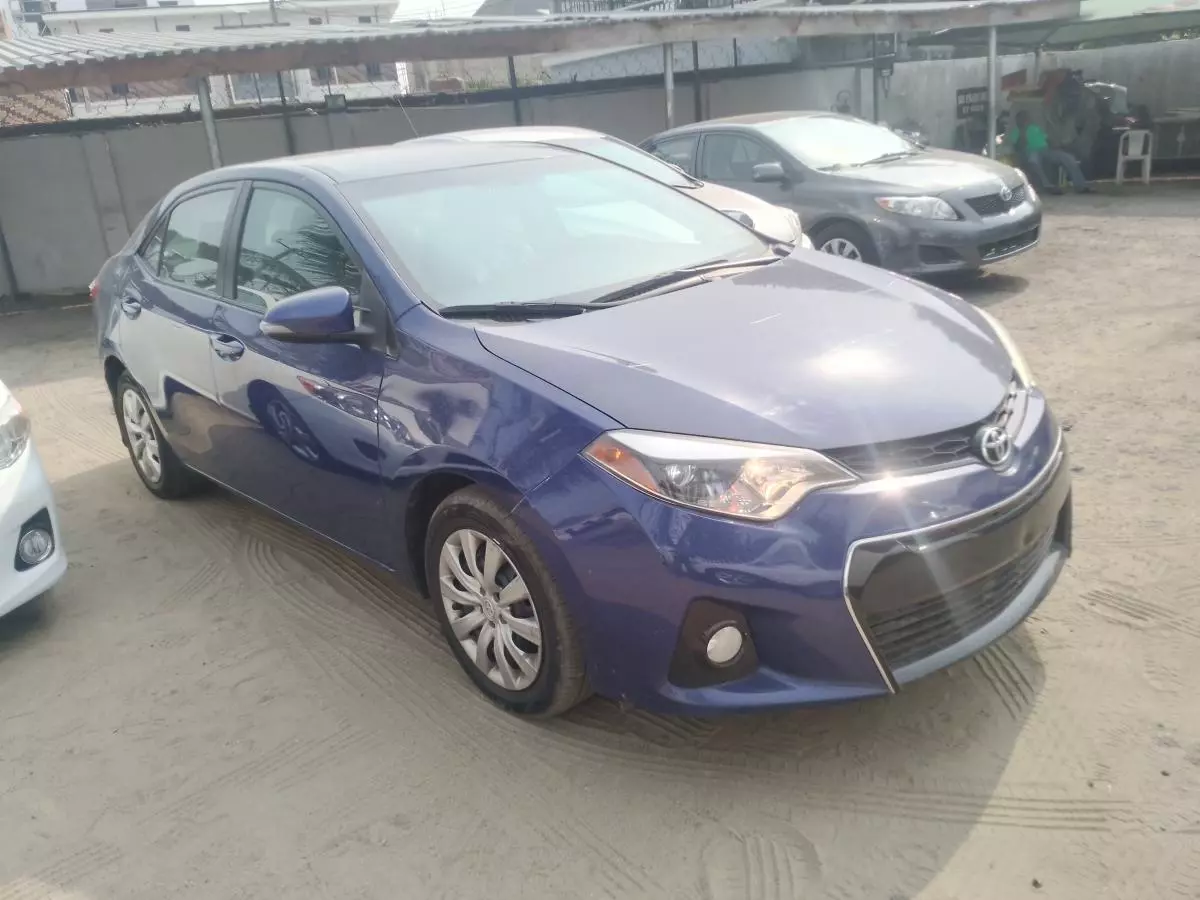 Toyota Corolla Sport   - 2016