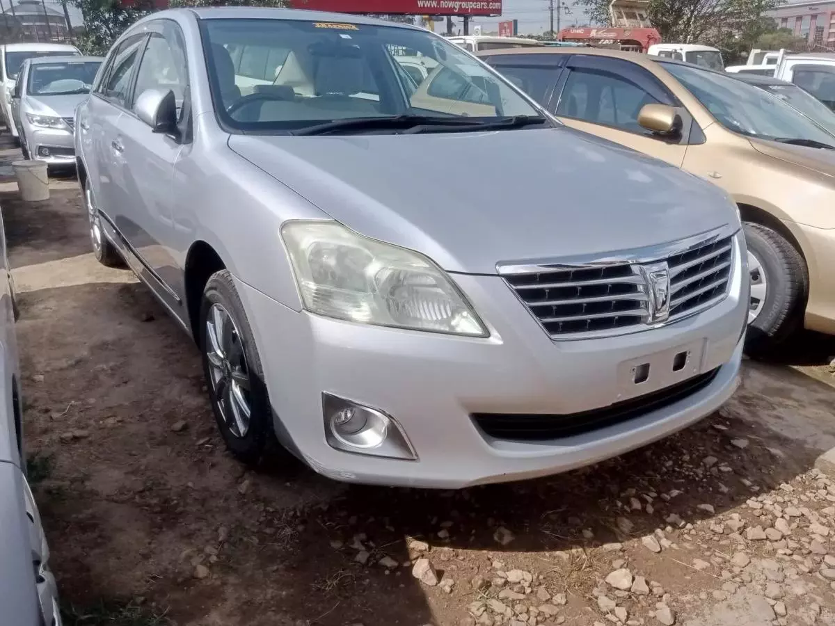 Toyota Premio    - 2012