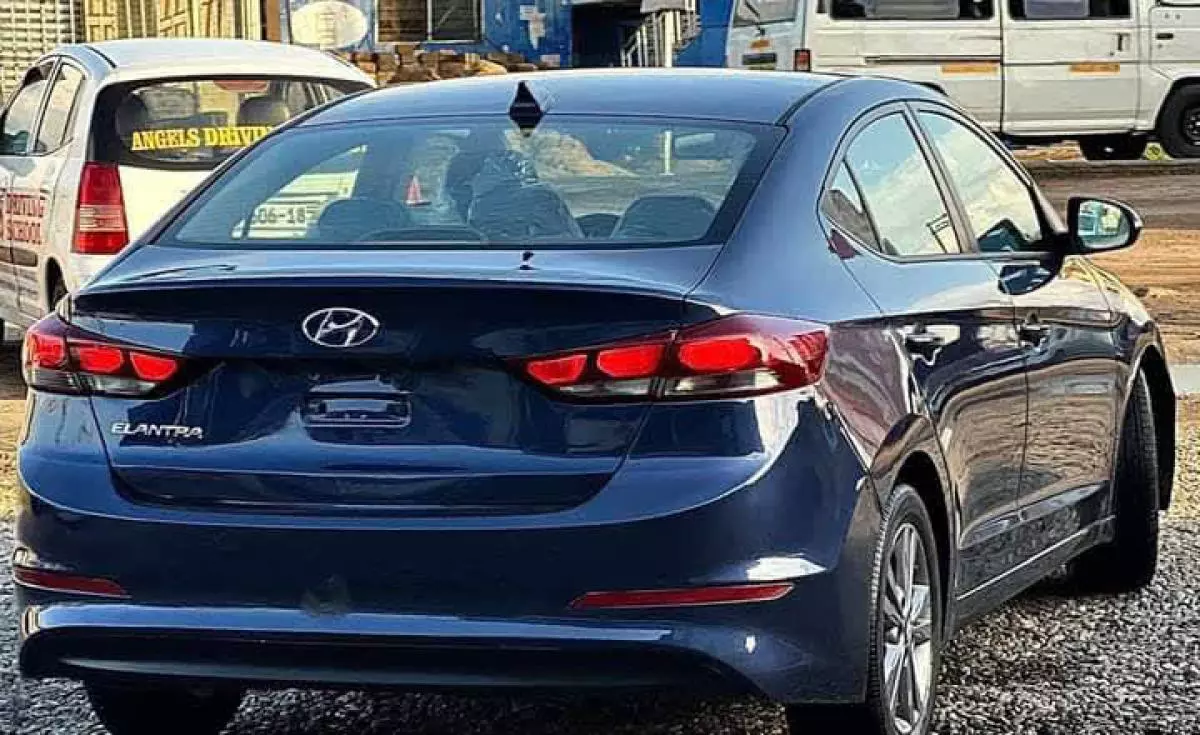 Hyundai Elantra   - 2018