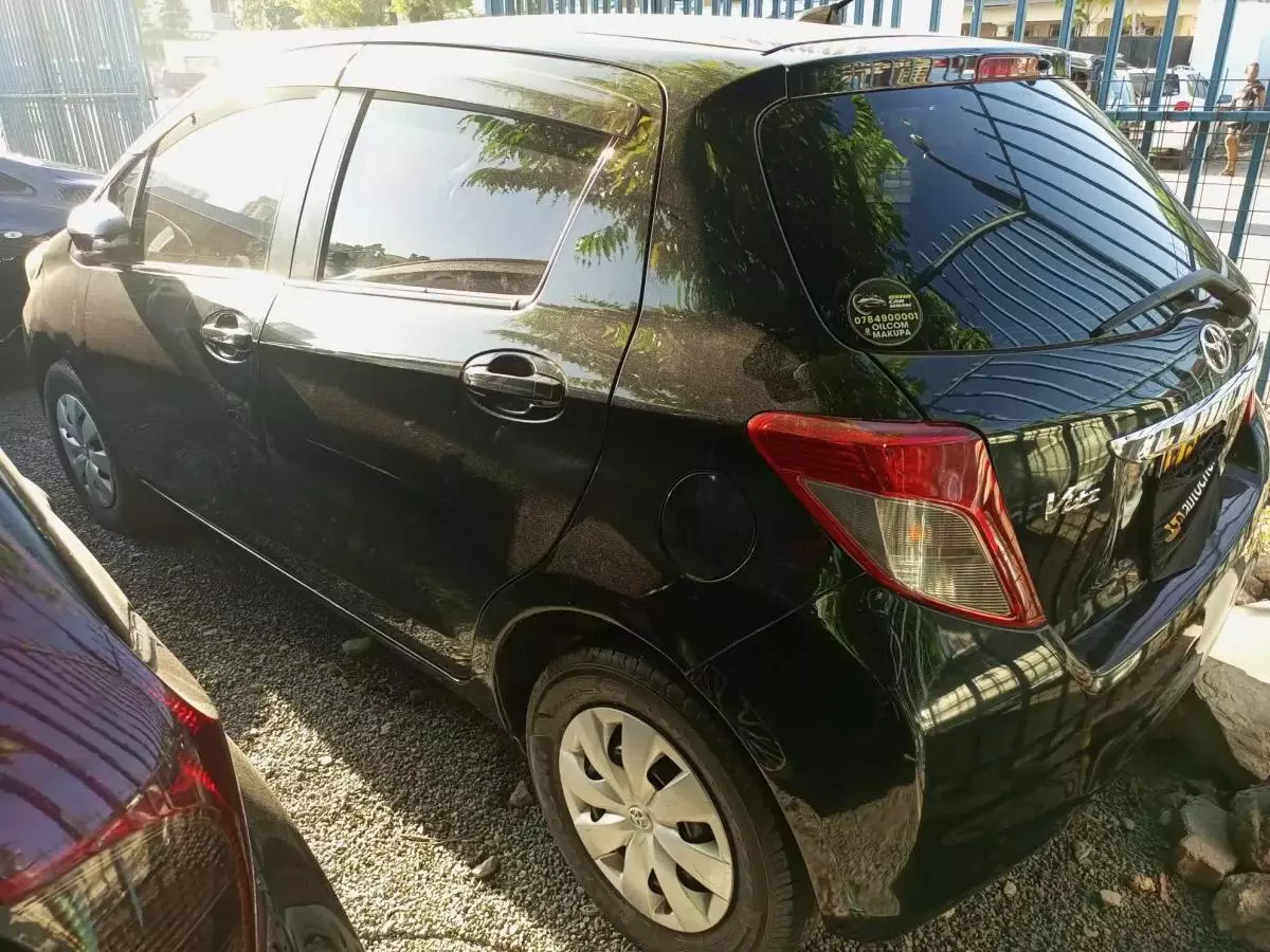 Toyota Vitz - 2012